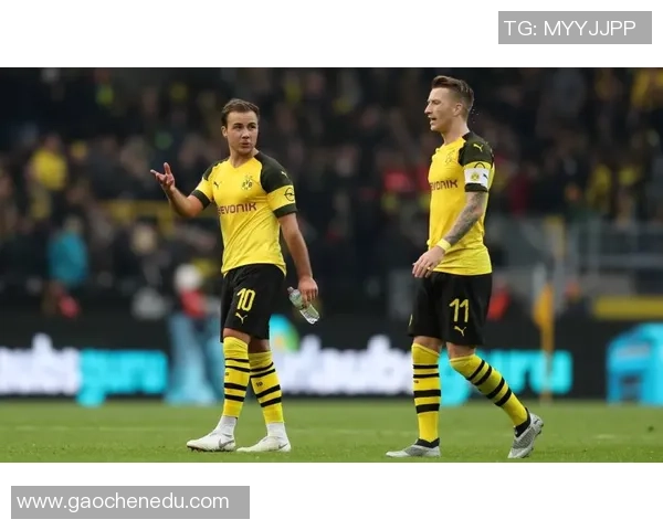 英超激战里昂与多特蒙德战成平局红牌事件引发全场热议与转会传闻