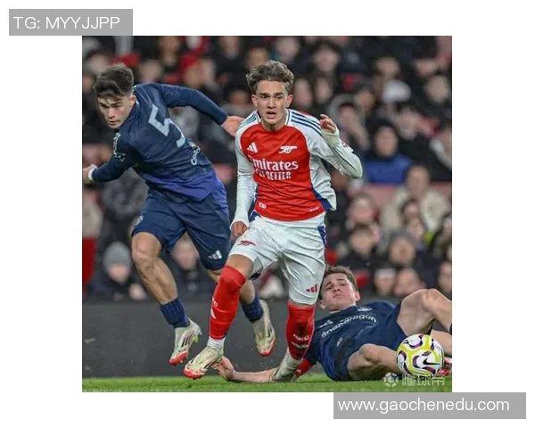 足总杯激战阿森纳与里昂战成平局精彩瞬间引发全场热烈反响