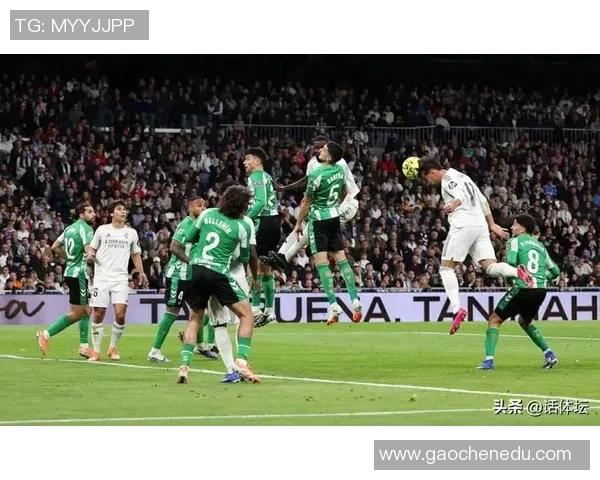 中超激战皇马与利物浦握手言和绝杀瞬间引发全场热议 中超激战皇马与利物浦握手言和绝杀瞬间引发全场热议