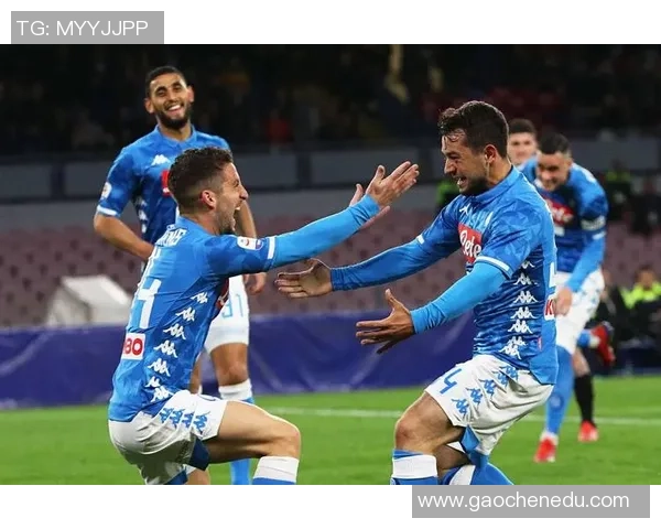 世界杯焦点战曼联与那不勒斯激战成平局全场气氛紧张引发热议 世界杯焦点战曼联与那不勒斯激战成平局全场气氛紧张引发热议