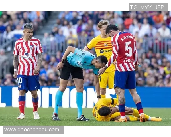 国王杯激战里昂与巴萨互交白卷神扑瞬间成为全场焦点