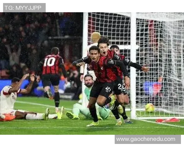 英超激战：多特蒙德与利物浦零平局红牌事件引发全场热议与争议