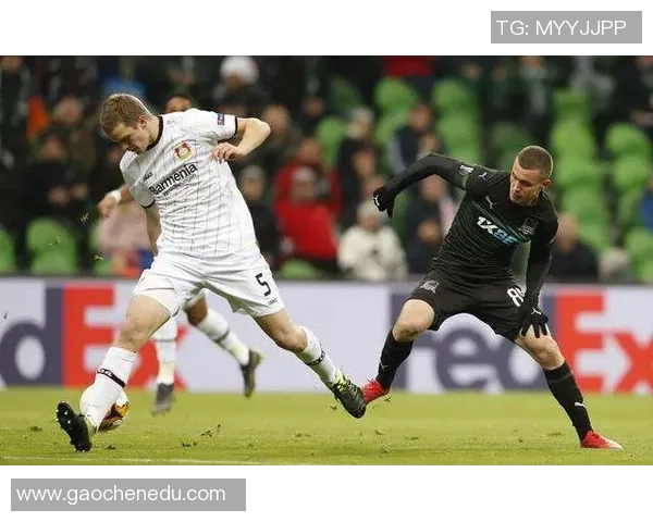 国王杯激战：多特蒙德与波尔图战成平局全场沸腾的瞬间解析