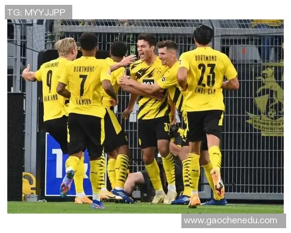 足总杯精彩对决多特蒙德大胜里昂补时进球引发争议与全场沸腾 足总杯精彩对决多特蒙德大胜里昂补时进球引发争议与全场沸腾