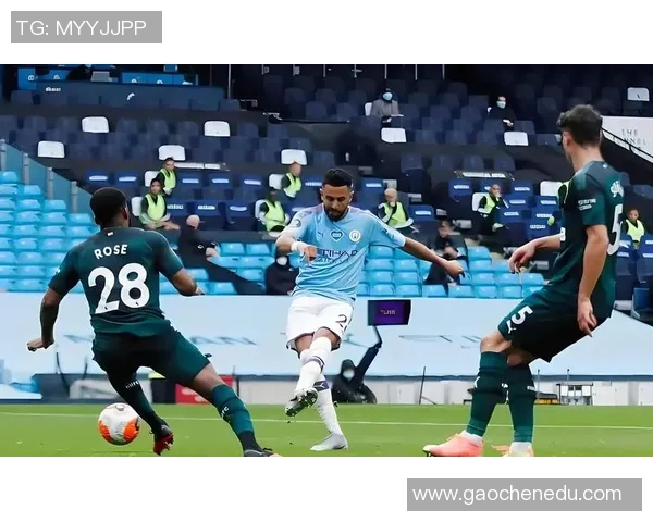 尤文图斯绝杀曼联引发争议判罚全场沸腾足总杯精彩瞬间回顾